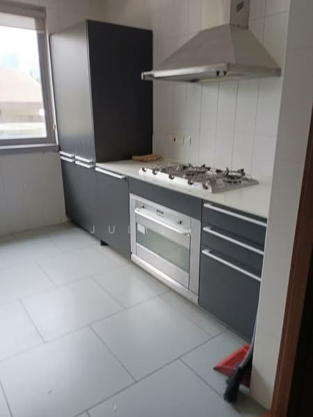 Untuk Disewa - Iringan Hijau