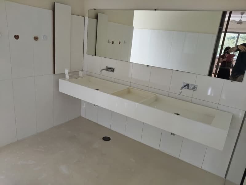 Untuk Disewa - Iringan Hijau