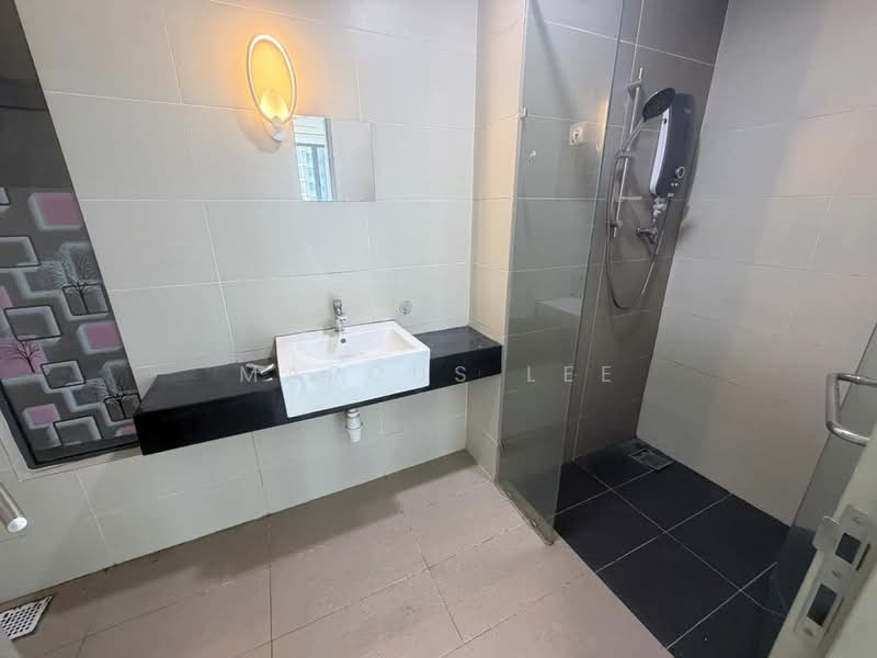 Servis Apartment untuk Disewa di LakePark Residence @ KL North - Marcus Lee - Bathroom - PropertyGuru.com.my