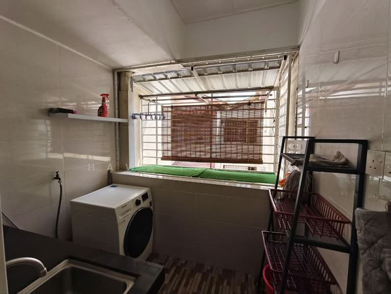 Pangsapuri untuk Dijual di Vista Seri Putra - Hawa Ibrahim - Balcony - PropertyGuru.com.my