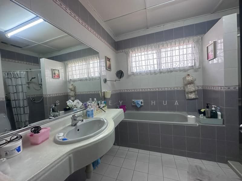 Rumah Banglo untuk Dijual di Kota Kemuning (Shah Alam) - Shirley Chua - Bathroom - PropertyGuru.com.my