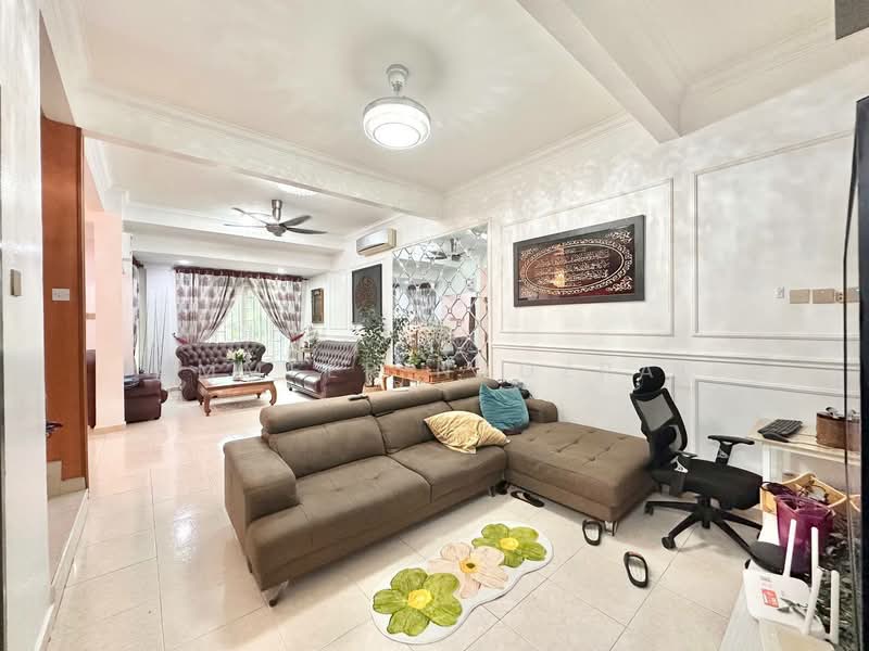 2-storey Terraced House for Sale in Seksyen U11 (Shah Alam) - Ammeer Nadzrai - Living Room - PropertyGuru.com.my