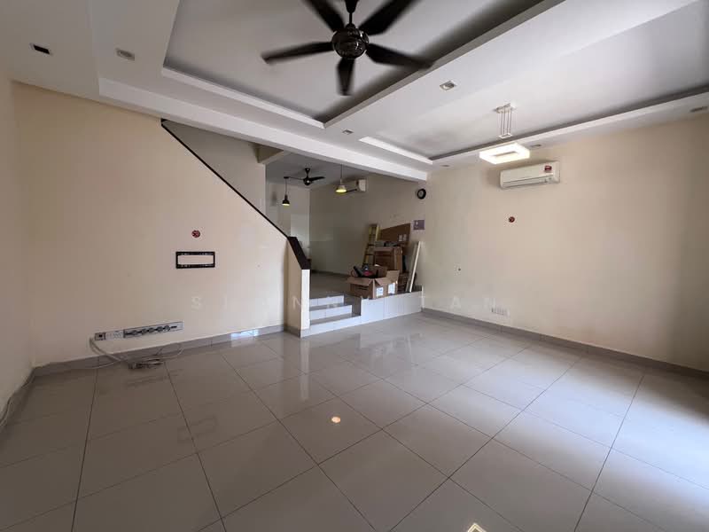 2-storey Terraced House for Sale in Bandar Sungai Long (Selangor) - Shanny Tan - Living Room - PropertyGuru.com.my