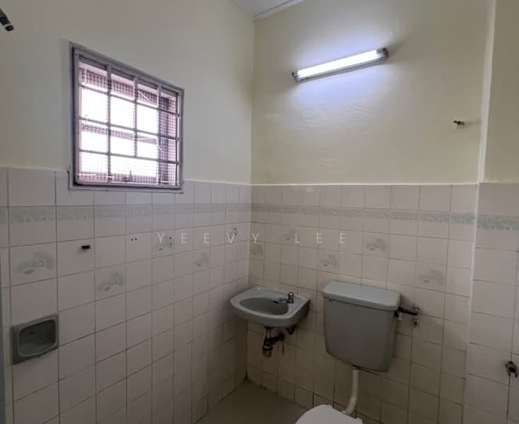 2-storey Terraced House for Sale in Usj 3 (Subang Jaya) - Yeevy Lee - Bathroom - PropertyGuru.com.my