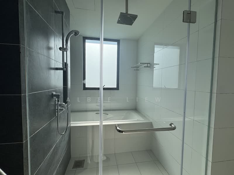 Apartment for Rent at Ponderosa Lakeside Apartment - Albee Liew - Bathroom - PropertyGuru.com.my
