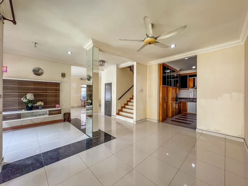 Rumah Berkembar untuk Dijual di Seksyen 6 (Bangi) - Zaty Jasmin - Living Room - PropertyGuru.com.my