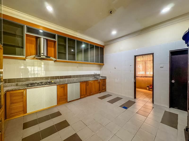 Rumah Berkembar untuk Dijual di Seksyen 6 (Bangi) - Zaty Jasmin - Kitchen - PropertyGuru.com.my