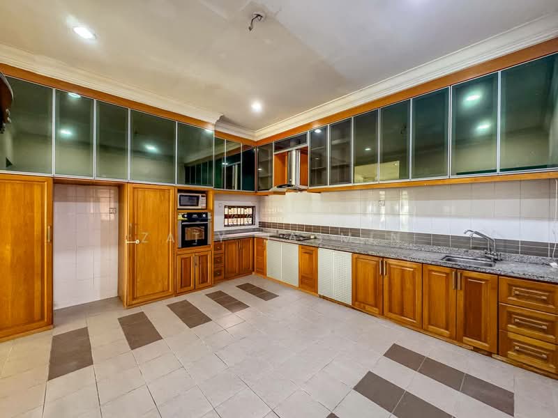 Rumah Berkembar untuk Dijual di Seksyen 6 (Bangi) - Zaty Jasmin - Kitchen - PropertyGuru.com.my
