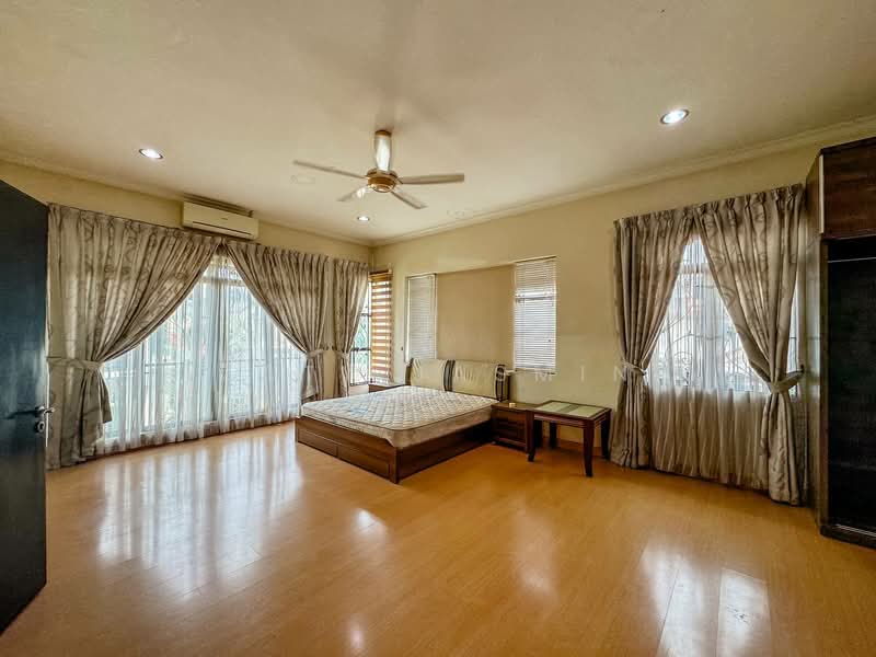 Rumah Berkembar untuk Dijual di Seksyen 6 (Bangi) - Zaty Jasmin - Bedroom - PropertyGuru.com.my