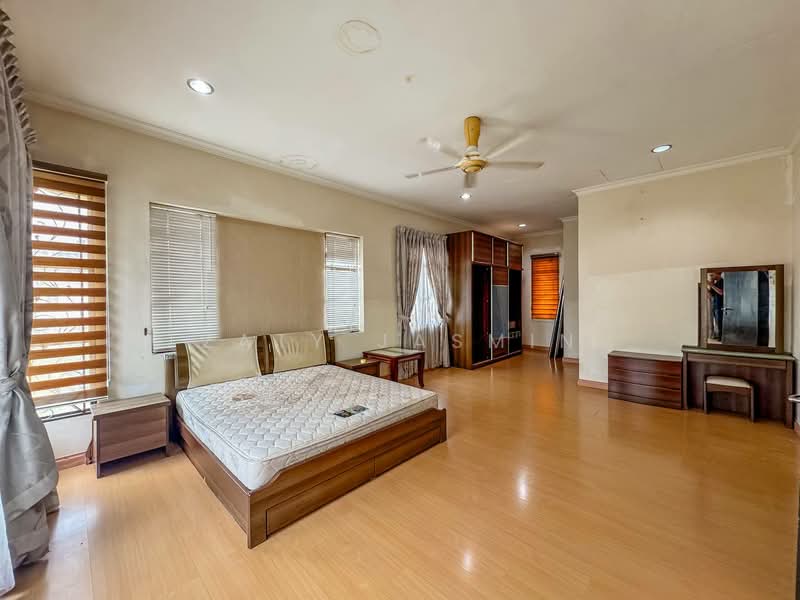 Rumah Berkembar untuk Dijual di Seksyen 6 (Bangi) - Zaty Jasmin - Bedroom - PropertyGuru.com.my