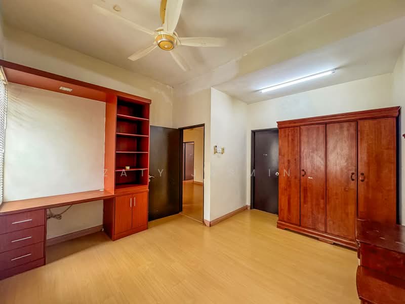 Rumah Berkembar untuk Dijual di Seksyen 6 (Bangi) - Zaty Jasmin - Bedroom - PropertyGuru.com.my