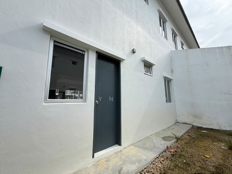 2-storey Terraced House for Sale in Taman Sari Alamanda (Serendah) - Evelyn Khoo - Back Yard - PropertyGuru.com.my