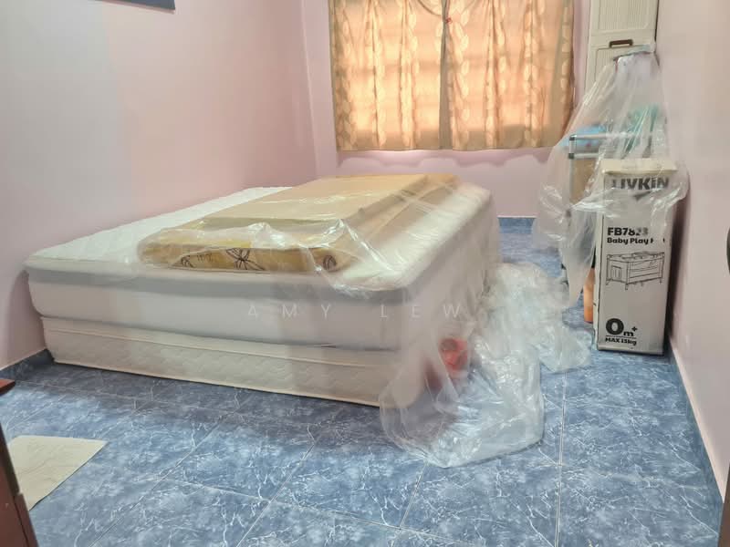 Semi-Detached House for Sale in Taman Sri Indera (Temerloh) - Amy Lew - Bedroom - PropertyGuru.com.my