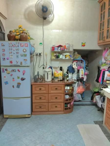Semi-Detached House for Sale in Taman Sri Indera (Temerloh) - Amy Lew - Kitchen - PropertyGuru.com.my
