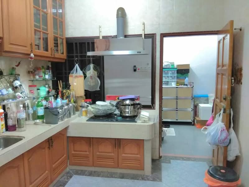Semi-Detached House for Sale in Taman Sri Indera (Temerloh) - Amy Lew - Kitchen - PropertyGuru.com.my