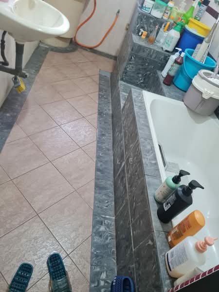 Semi-Detached House for Sale in Taman Sri Indera (Temerloh) - Amy Lew - Bathroom - PropertyGuru.com.my