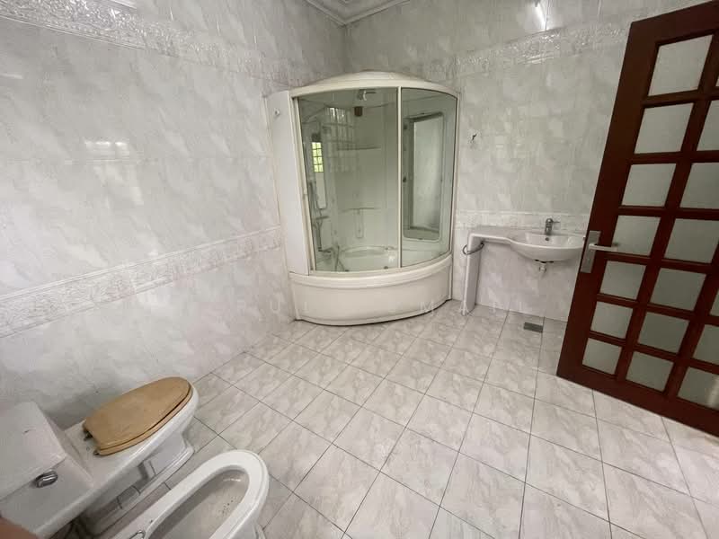 Rumah Banglo untuk Dijual di Taman Duta (Bukit Tunku (Kenny Hills)) - Azrul Ismail - Bathroom - PropertyGuru.com.my