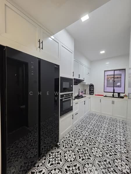 Rumah Teres 2 Tingkat untuk Disewa di Taman Mount Austin (Tebrau) - Chew Chee Yee - Kitchen - PropertyGuru.com.my