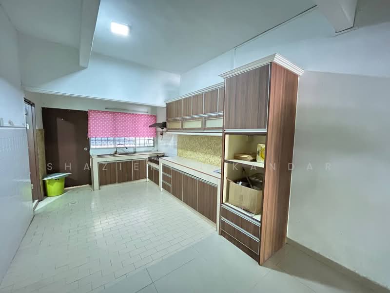 Rumah Teres 2 Tingkat untuk Dijual di Batu Caves (Selangor) - Shaziery Iskandar - Kitchen - PropertyGuru.com.my
