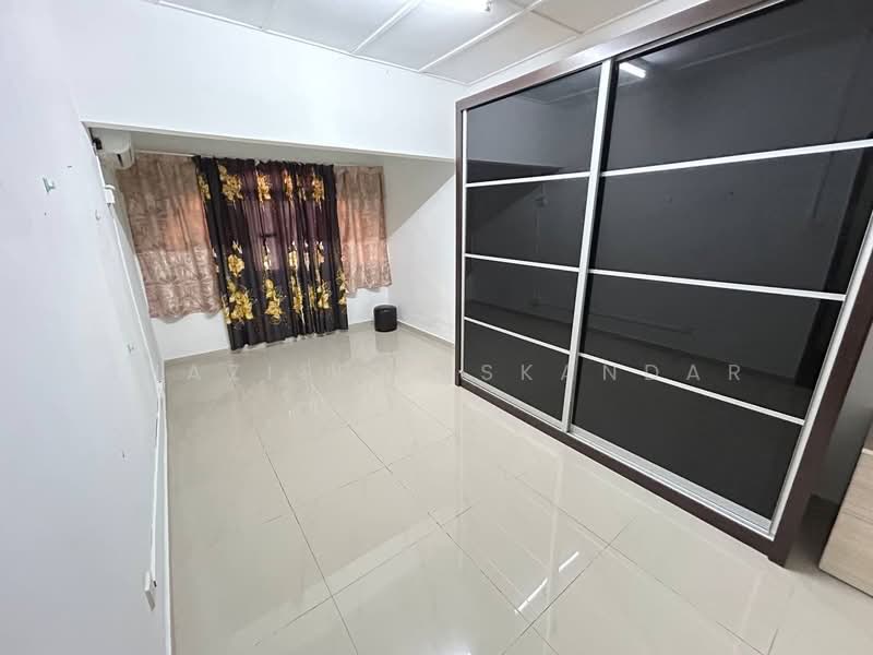 Rumah Teres 2 Tingkat untuk Dijual di Batu Caves (Selangor) - Shaziery Iskandar - Bedroom - PropertyGuru.com.my