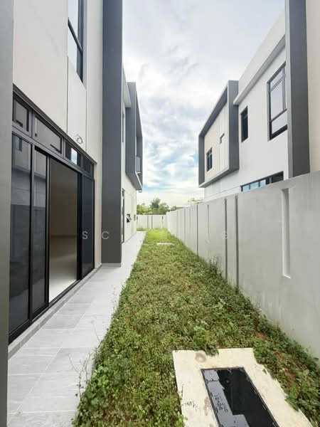 Rumah Berkembar untuk Disewa di Taman Sutera Utama (Skudai) - SC Cheng - Exterior - PropertyGuru.com.my