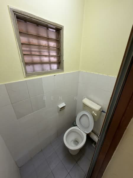 Rumah Flat untuk Disewa di Desa Satu - Ben Ng - Bathroom - PropertyGuru.com.my