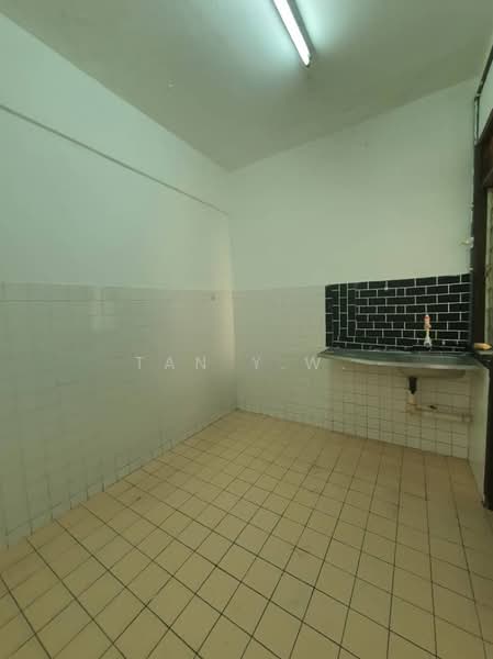 Apartment for Rent at Taman Desa Batu Caves - Tan Y.W. - Kitchen - PropertyGuru.com.my