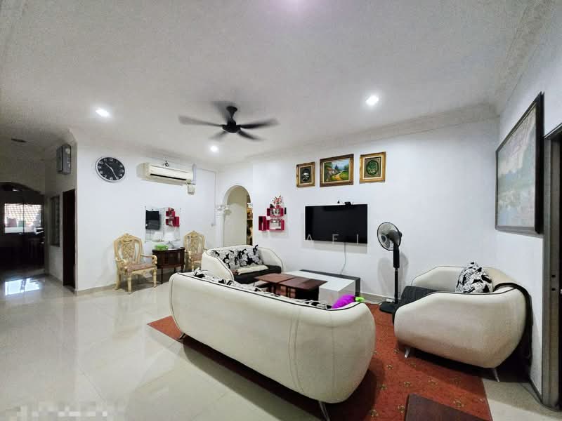 Bungalow for Sale in Kampung Sungai Pelong (Sungai Buloh) - Zul Syafiq - Living Room - PropertyGuru.com.my
