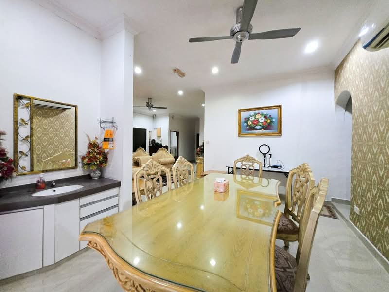 Bungalow for Sale in Kampung Sungai Pelong (Sungai Buloh) - Zul Syafiq - Dining Room - PropertyGuru.com.my