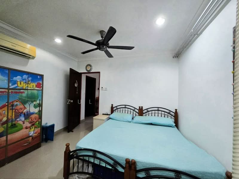 Bungalow for Sale in Kampung Sungai Pelong (Sungai Buloh) - Zul Syafiq - Bedroom - PropertyGuru.com.my