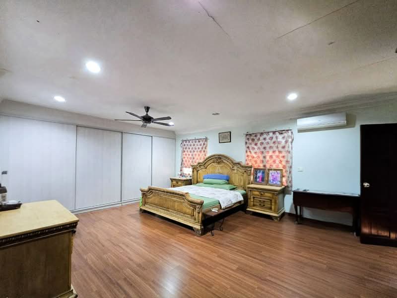 Bungalow for Sale in Kampung Sungai Pelong (Sungai Buloh) - Zul Syafiq - Bedroom - PropertyGuru.com.my