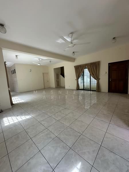Semi-Detached House for Sale in Bandar Putra Permai (Seri Kembangan) - Masnizah Arifin - Living Room - PropertyGuru.com.my