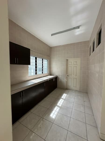 Semi-Detached House for Sale in Bandar Putra Permai (Seri Kembangan) - Masnizah Arifin - Kitchen - PropertyGuru.com.my