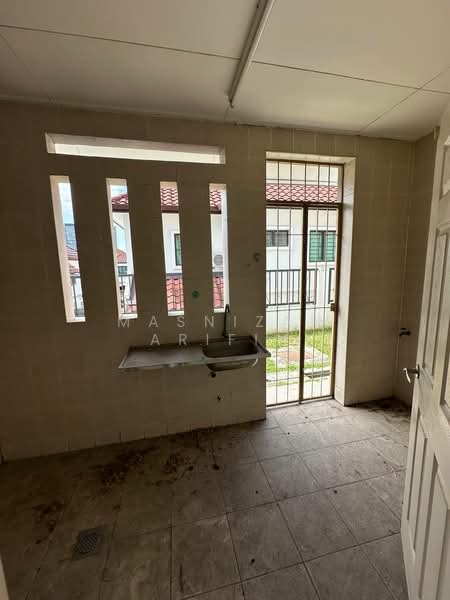 Semi-Detached House for Sale in Bandar Putra Permai (Seri Kembangan) - Masnizah Arifin - Kitchen - PropertyGuru.com.my