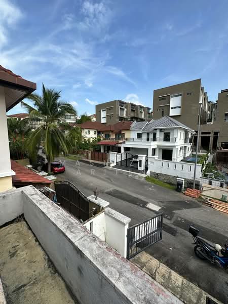 Semi-Detached House for Sale in Bandar Putra Permai (Seri Kembangan) - Masnizah Arifin - Exterior - PropertyGuru.com.my