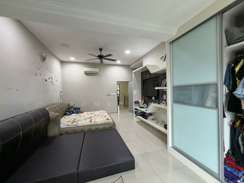 2-storey Terraced House for Sale in Saujana Rawang (Rawang) - Roman Yap - Living Room - PropertyGuru.com.my