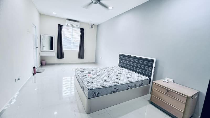 2-storey Terraced House for Rent in Taman Pelangi Indah (Ulu Tiram) - Foo Jun Tao - Bedroom - PropertyGuru.com.my