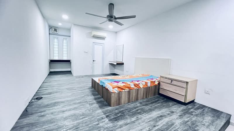 2-storey Terraced House for Rent in Taman Pelangi Indah (Ulu Tiram) - Foo Jun Tao - Bedroom - PropertyGuru.com.my