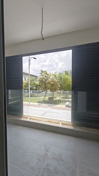 Semi-Detached House for Sale in Puchong (Selangor) - Chin Ke Soh - Balcony - PropertyGuru.com.my