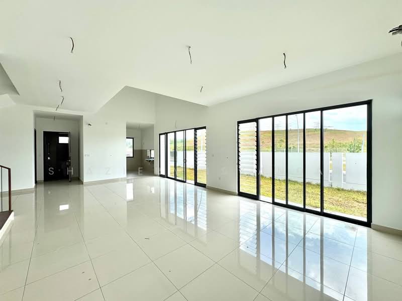 Rumah Berkembar untuk Dijual di Elmina (Shah Alam) - Shaziery Iskandar - Living Room - PropertyGuru.com.my