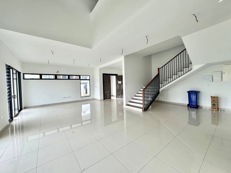 Rumah Berkembar untuk Dijual di Elmina (Shah Alam) - Shaziery Iskandar - Living Room - PropertyGuru.com.my