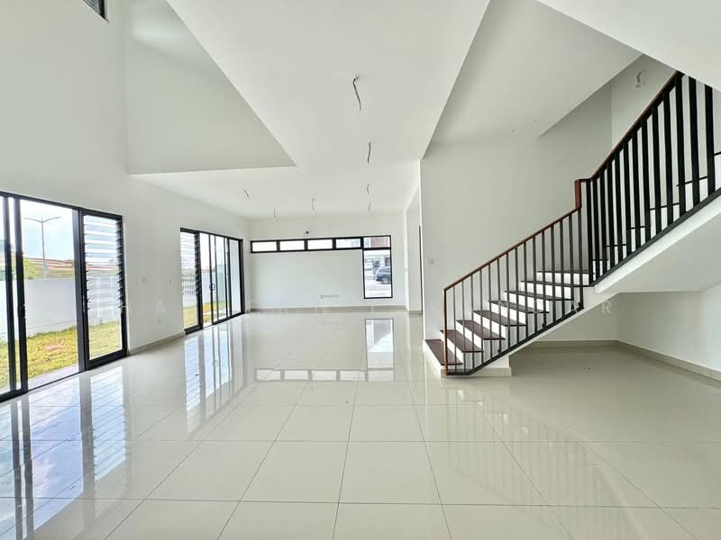 Rumah Berkembar untuk Dijual di Elmina (Shah Alam) - Shaziery Iskandar - Living Room - PropertyGuru.com.my