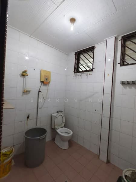 Rumah Teres 1 Tingkat untuk Dijual di Skudai (Johor) - Sharon Ng - Bathroom - PropertyGuru.com.my
