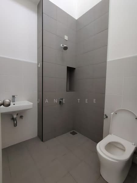 Rumah Teres 2 Tingkat untuk Dijual di Semenyih (Selangor) - Jane Tee - Bathroom - PropertyGuru.com.my