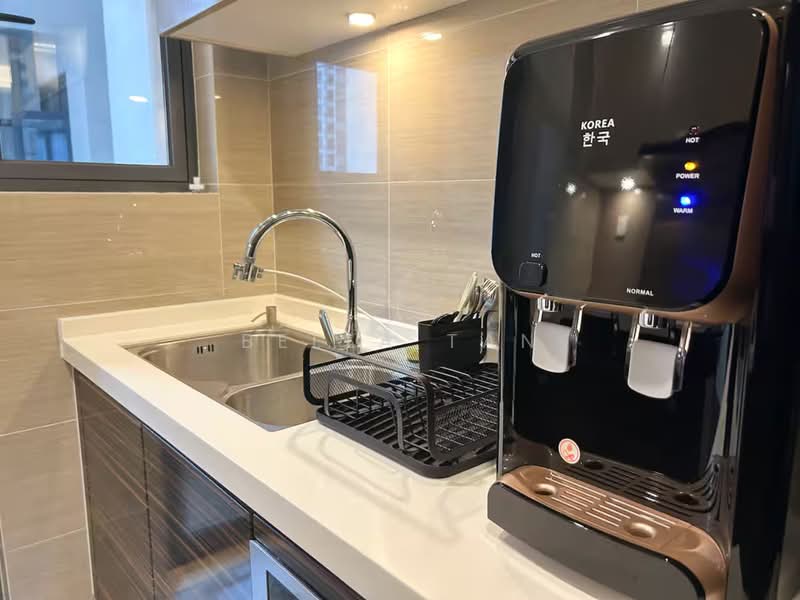 Kondominium untuk Dijual di R&F Princess Cove Phase 2-Seine Region - Bella Tan - Kitchen - PropertyGuru.com.my