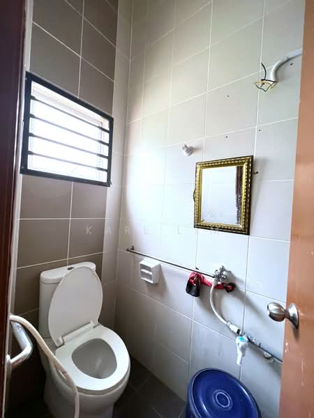 Rumah Teres 2 Tingkat untuk Dijual di Taman Nusantara Prima (Gelang Patah) - Karl Lim - Bathroom - PropertyGuru.com.my