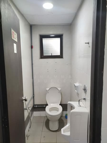Shop / Office for Rent in Shah Alam (Selangor) - Muhammad Taufeeq - Bathroom - PropertyGuru.com.my