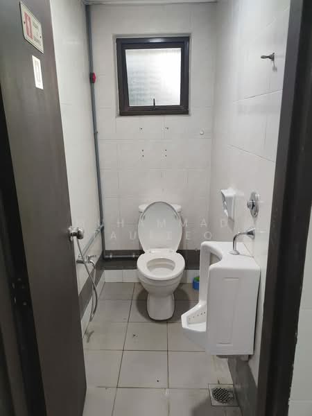 Shop / Office for Rent in Shah Alam (Selangor) - Muhammad Taufeeq - Bathroom - PropertyGuru.com.my
