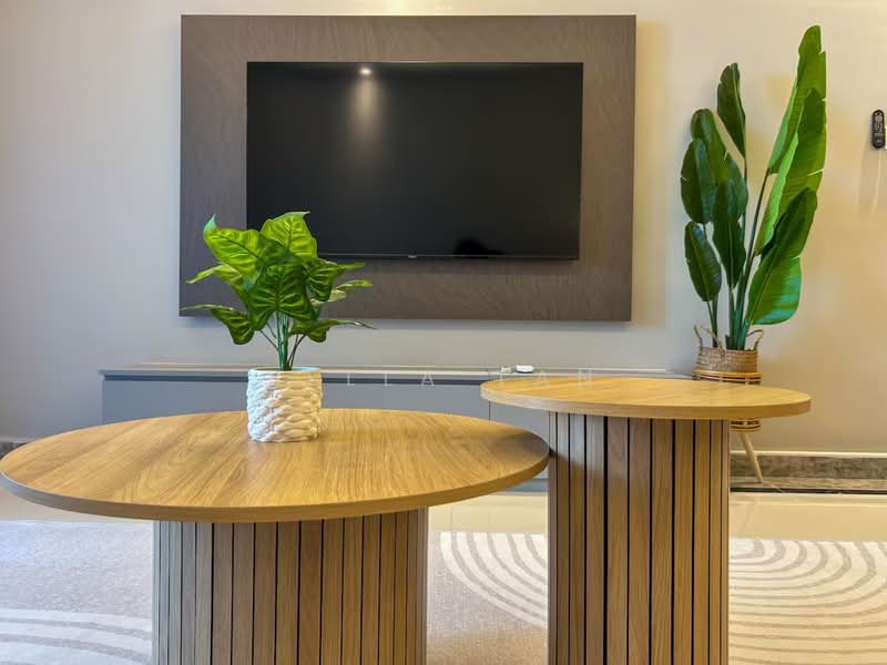 Kondominium untuk Dijual di R&F Princess Cove Phase 2-Seine Region - Bella Tan - Living Room - PropertyGuru.com.my