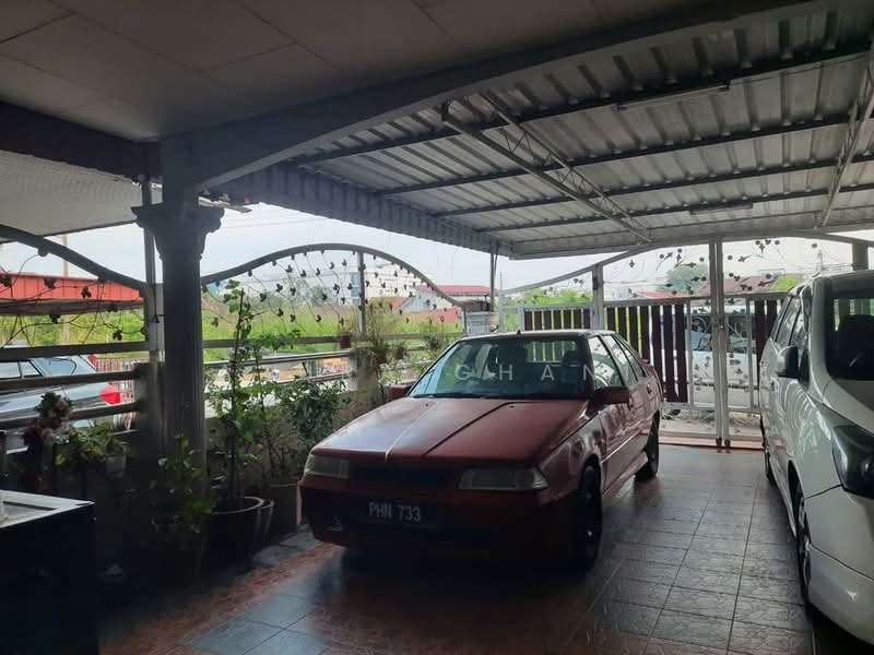 Rumah Teres 1 Tingkat untuk Dijual di Sungai Petani (Kedah) - Azura Ghani - Car Park - PropertyGuru.com.my